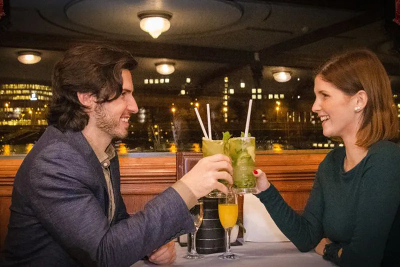 Chuyến du thuyền nếm thử cocktail Budapest, bia thủ công hoặc rượu vang