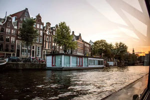 Amsterdam Avond Canal Cruise met Pizza en Dranken