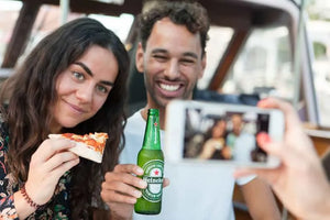 Amsterdam Avond Canal Cruise met Pizza en Dranken