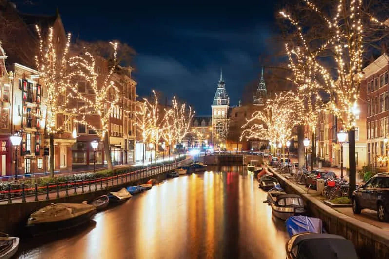 Amsterdam Evening Canal Cruise with Unlimited Drinks