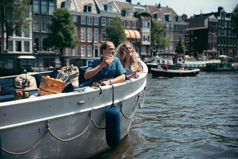 Chuyến du thuyền kênh Amsterdam với tùy chọn đồ uống và đồ ăn nhẹ không giới hạn (Tình bạn)