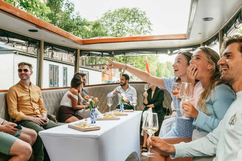 Croisière sur les canaux d'Amsterdam avec fromage et boissons illimités en option (vaisseau amiral)