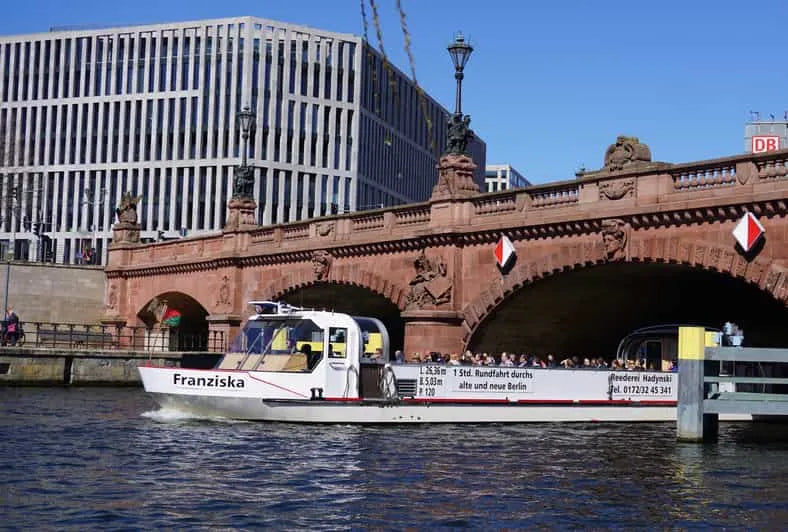 Berlin River Cruise with Live Guide
