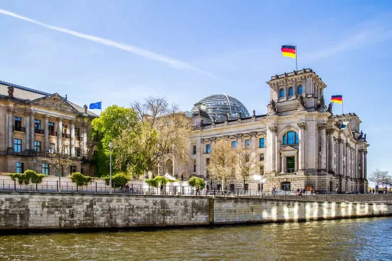 Berlin River Spree Boat Tour with Audio Guide