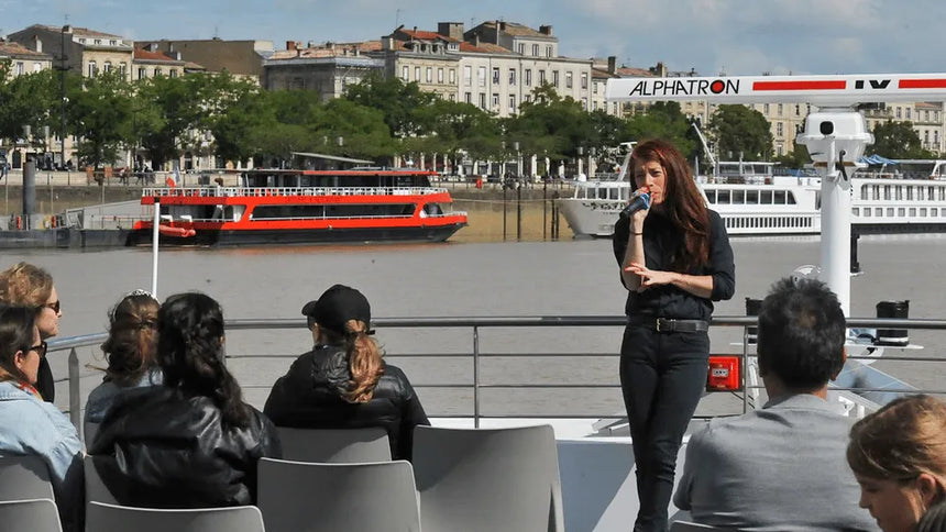 Bordeaux Boat Tour with Sweet Treats, Drinks, and Live Commentary