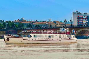 Bordeaux Boat Tour with Wine and Canelé Treats