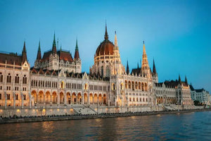 Croisière dîner buffet de 12 plats à Budapest avec spectacle de danse folklorique et de musique