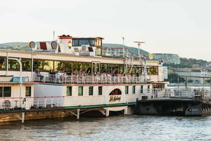 Croisière dîner buffet de 12 plats à Budapest avec spectacle de danse folklorique et de musique