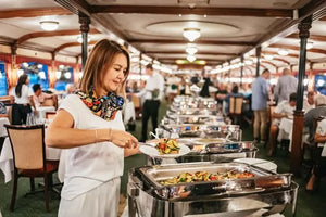 Croisière dîner buffet de 12 plats à Budapest avec spectacle de danse folklorique et de musique