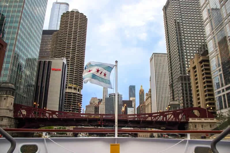 Chicago 45-Minute Architecture Cruise with Family-Friendly Guide
