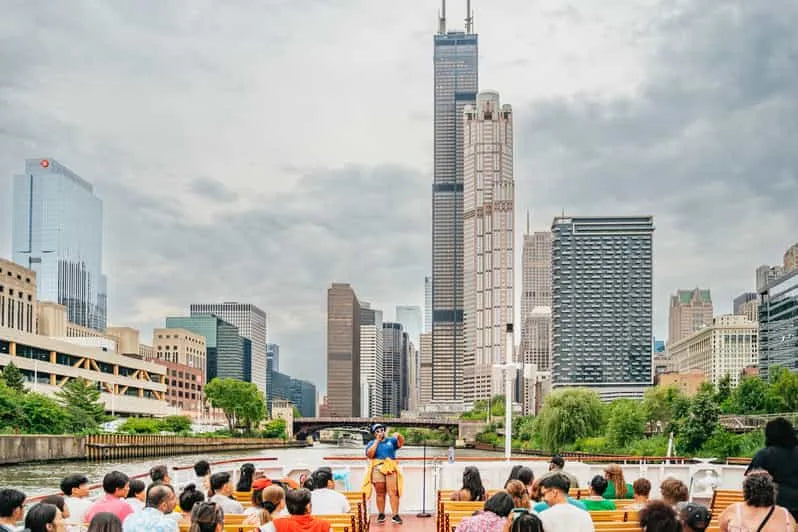 Chicago Architecture River Cruise with Skip-the-Line Access and Live Guide
