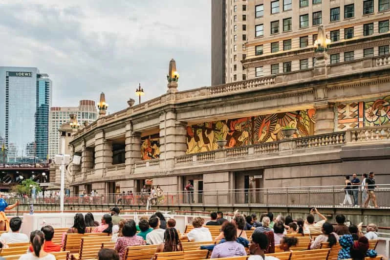 Chicago Architecture River Cruise with Skip-the-Line Access and Live Guide