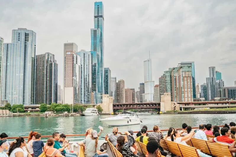 Chicago Architecture River Cruise with Skip-the-Line Access and Live Guide