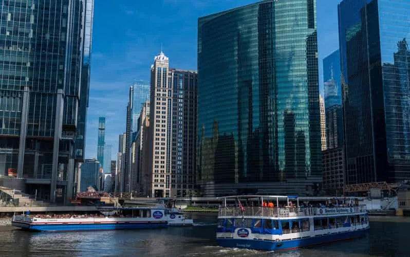 Chicago Architecture River Cruise with Skip-the-Line Access and Live Guide