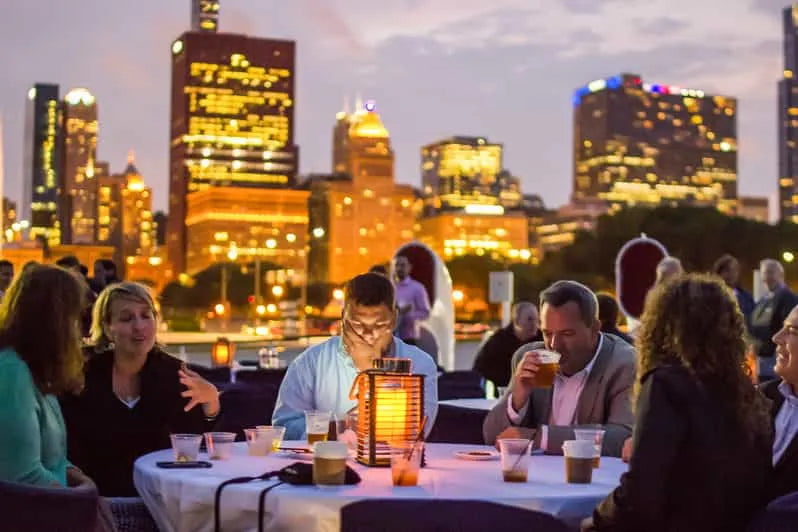 Chicago Havai Fişekleri Teknesi Turu Nehir ve Göl Seçenekleri