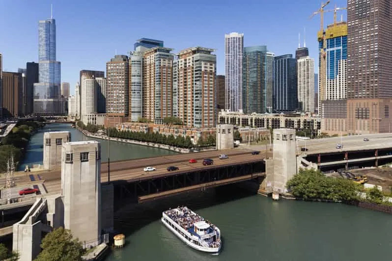 Chicago River Architecture Cruise with Live Commentary