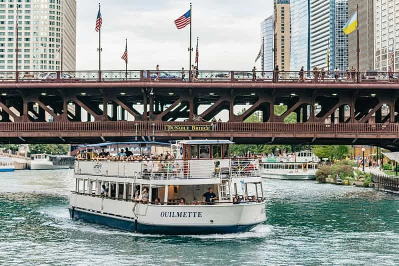 Chicago River Architecture Cruise with Live Commentary