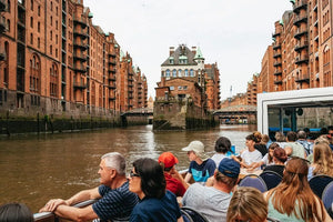 Hamburg Kruvaziyeri, HafenCity ve Konteyner Gemileri ile Muhteşem Manzaralar