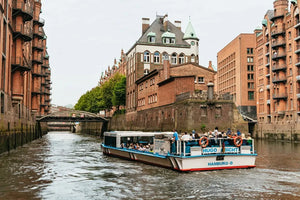 Hamburg Kruvaziyeri, HafenCity ve Konteyner Gemileri ile Muhteşem Manzaralar