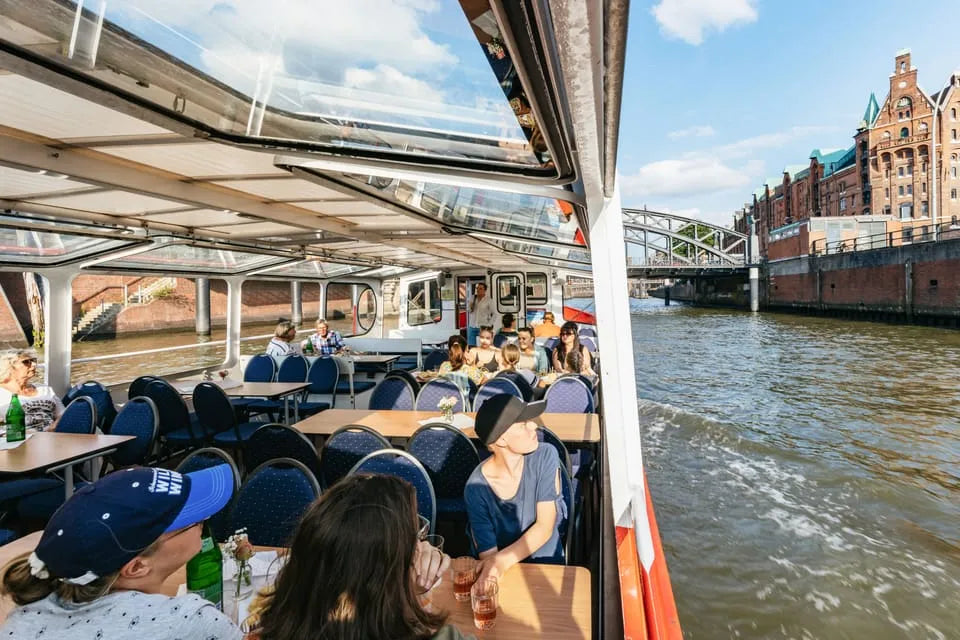 Hamburg Evening Cruise with Cheese and Wine Tasting