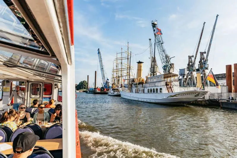 Hamburg Evening Cruise with Cheese and Wine Tasting