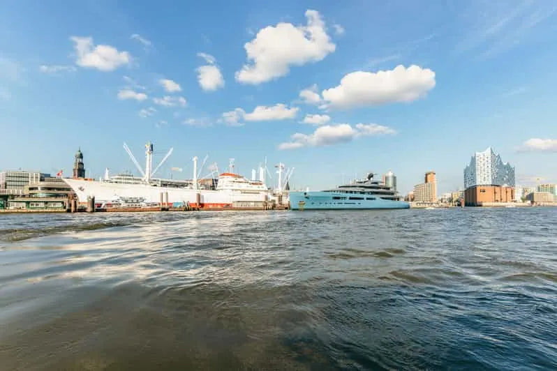Hamburg Evening Cruise with Cheese and Wine Tasting