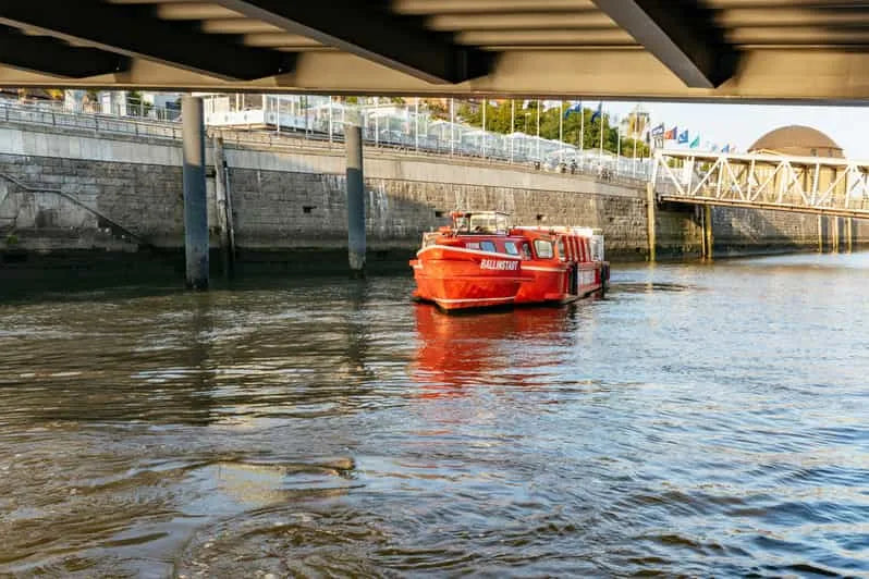 Hamburg Evening Cruise with Cheese and Wine Tasting