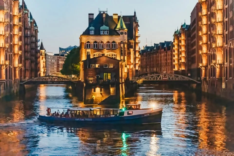 Hamburg Evening Cruise with Scenic Waterfront Views