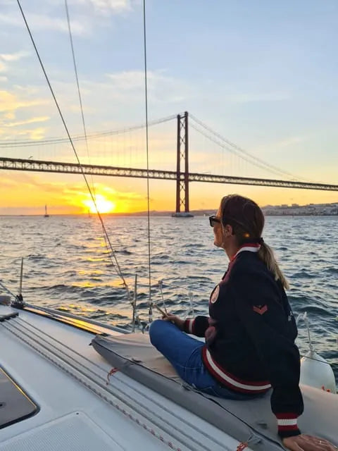 Lisbon Boat Tour with Green Wine and Evening Skyline Views