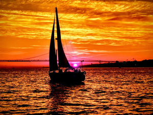 Lisbon Boat Tour with Green Wine and Evening Skyline Views