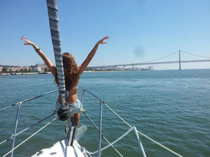 Lisbon Boat Tour with Green Wine and Evening Skyline Views