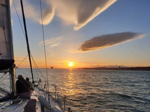 Lisbon Boat Tour with Green Wine and Evening Skyline Views