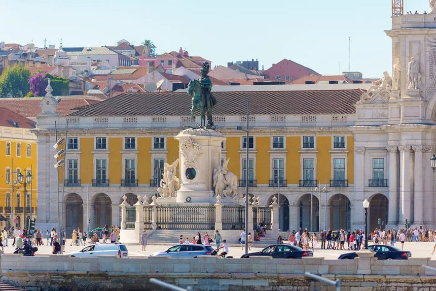 Lisbon Boat Tour with Muscatel Wine and Alfama Views