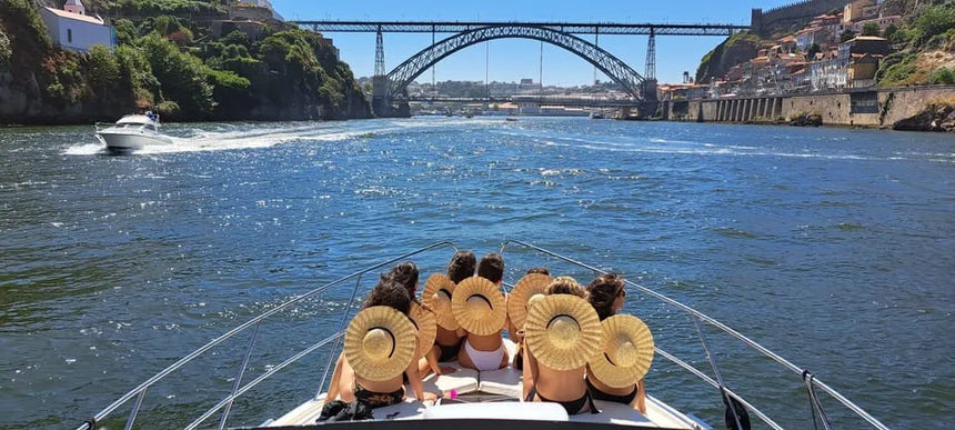 Luxury Porto Yacht Cruise with Welcome Drink and Stunning Views