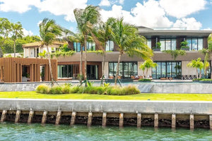 Miami Boat Tour of Celebrity Homes with Live Guide and Skyline Views