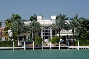 Miami Boat Tour of Celebrity Homes with Live Guide and Skyline Views