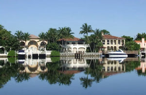 Miami Boat Tour of Celebrity Homes with Live Guide and Skyline Views