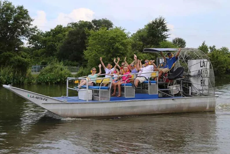 New Orleans Boat Tour Through Swamps with Wildlife and Alligator Sightings