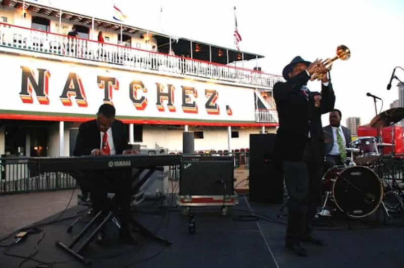 New Orleans Boat Tour with Optional Brunch and Stunning River Views