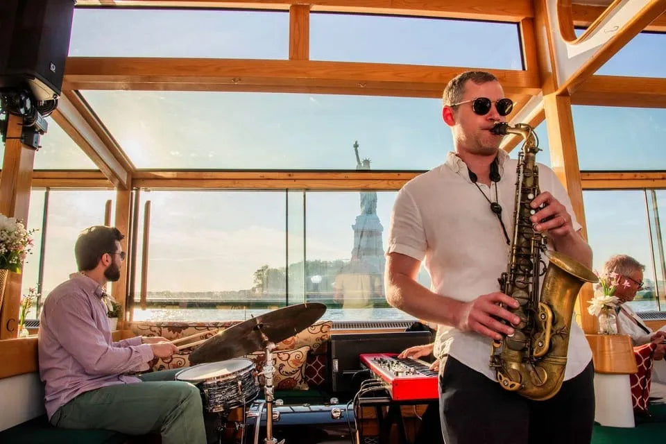New York Jazz Cruise with Drinks and City Views