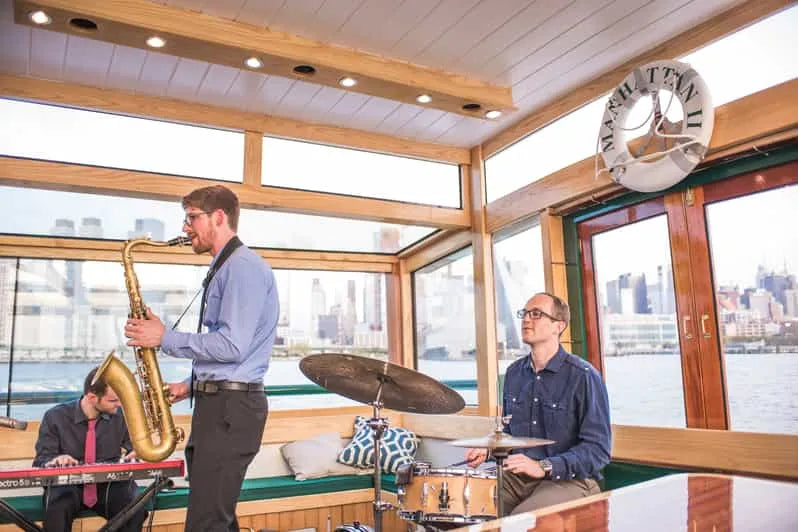 New York Jazz Cruise with Drinks and City Views