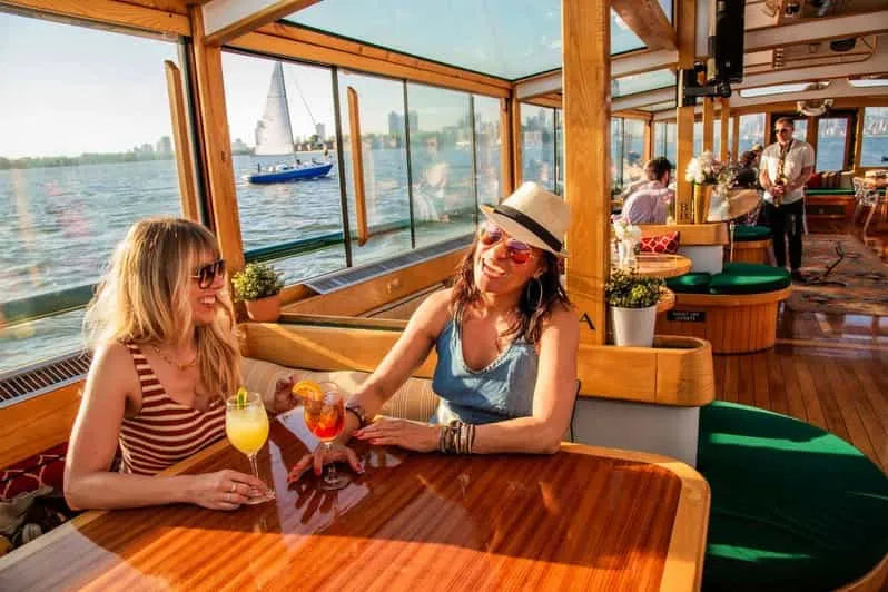 New York Jazz Cruise with Drinks and City Views