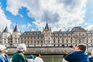 Paris Seine-Flusskreuzfahrt mit Audioguide (Bateaux Parisiens)