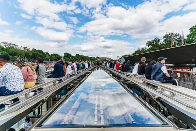 Paris Seine-Flusskreuzfahrt mit Audioguide (Bateaux Parisiens)