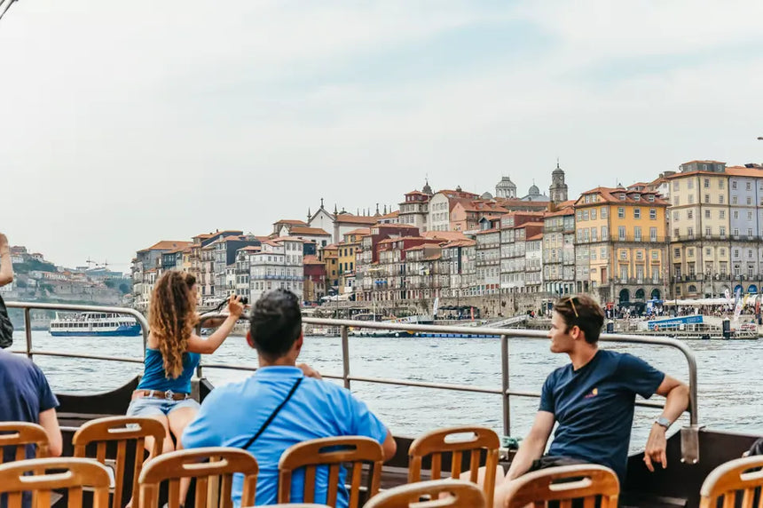 Porto Boat Tour with Panoramic Views of Ribeira and Vila Nova de Gaia