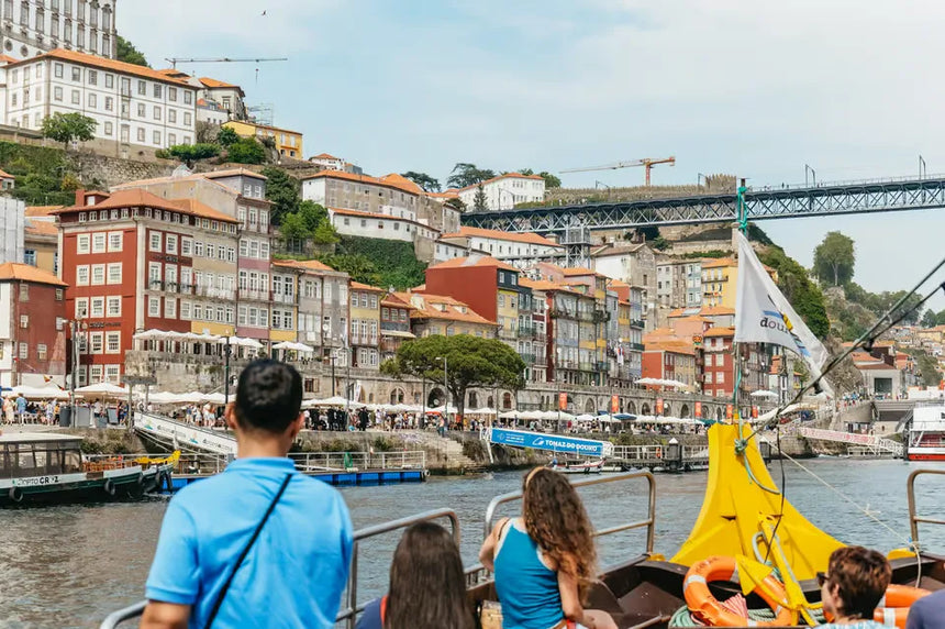 Porto Boat Tour with Panoramic Views of Ribeira and Vila Nova de Gaia