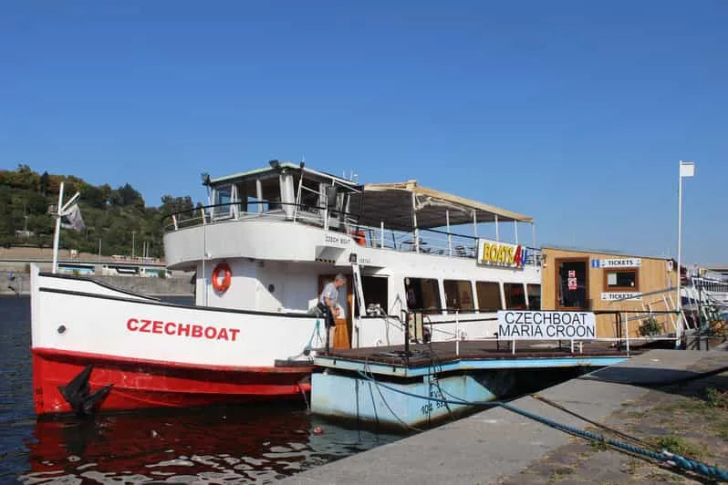 Prague Dinner Cruise with Live Music