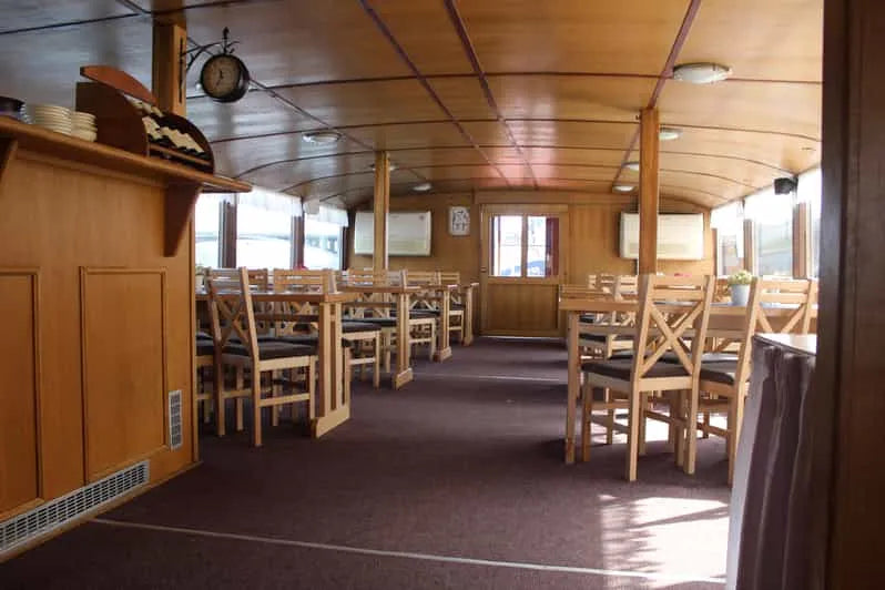 Prague Dinner Cruise with Live Music