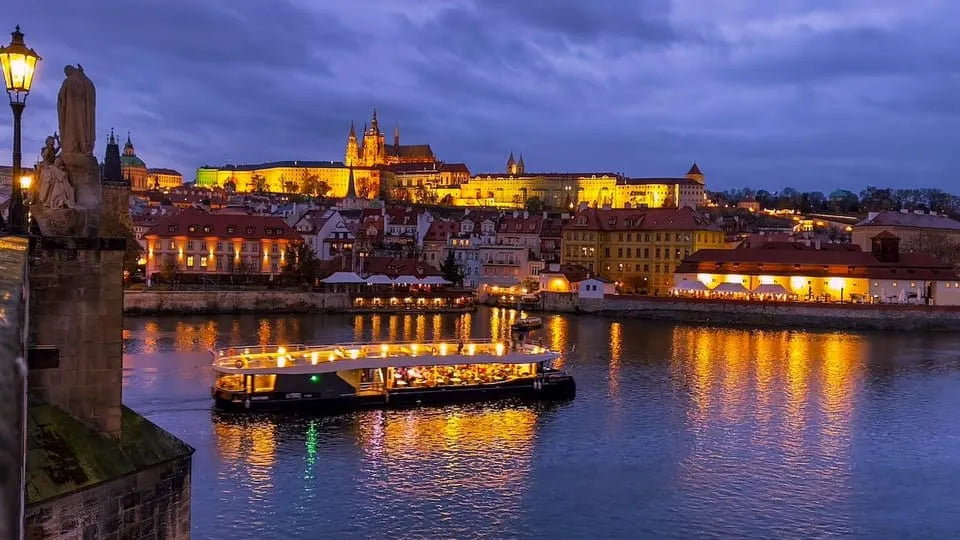 Prague Evening Sightseeing River Cruise with Audio Guide