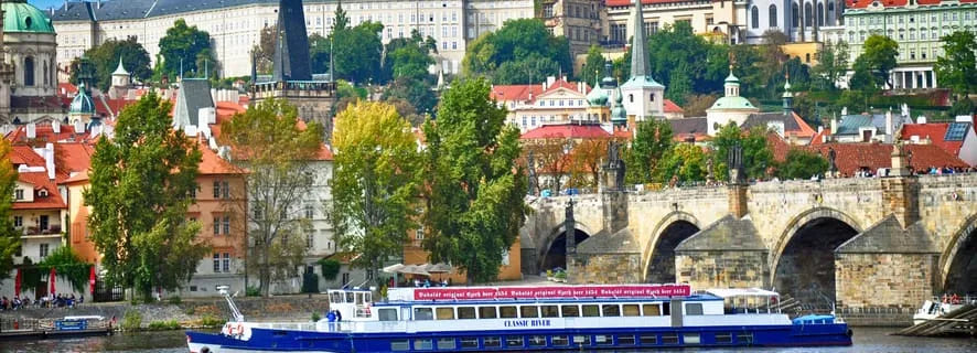 Prague Evening Sightseeing River Cruise with Audio Guide